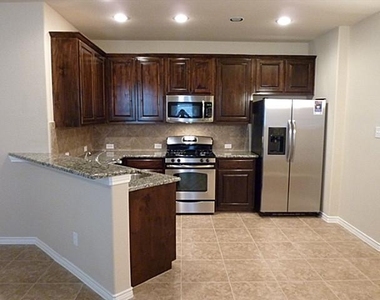 4916 Stray Creek Lane - Photo Thumbnail 5
