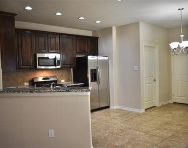 4916 Stray Creek Lane - Photo Thumbnail 6