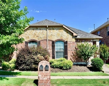 4916 Stray Creek Lane - Photo Thumbnail 32