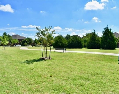 4916 Stray Creek Lane - Photo Thumbnail 31