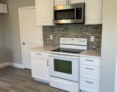8007 Galley Street - Photo Thumbnail 9