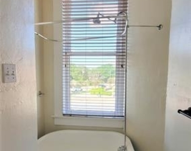 109 Nw 20th Street - Photo Thumbnail 14