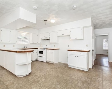 11050 Wyatt Street - Photo Thumbnail 8