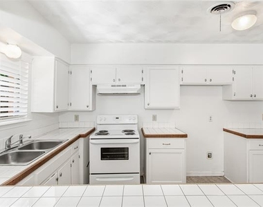 11050 Wyatt Street - Photo Thumbnail 12