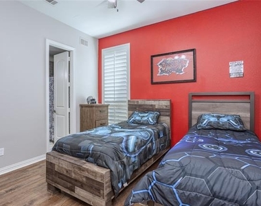1751 Silverleaf Court - Photo Thumbnail 9