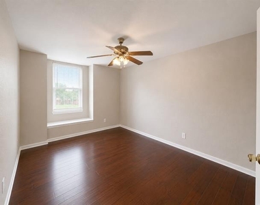 9324 Chesapeake Lane - Photo Thumbnail 19