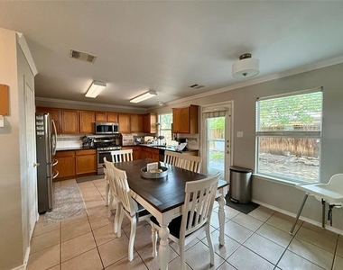 9324 Chesapeake Lane - Photo Thumbnail 6