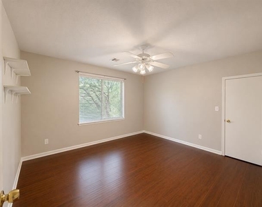 9324 Chesapeake Lane - Photo Thumbnail 14