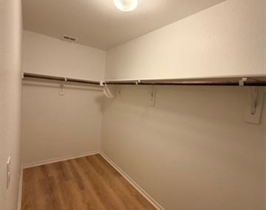 9108 Lookout Point - Photo Thumbnail 7