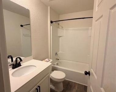 9108 Lookout Point - Photo Thumbnail 12