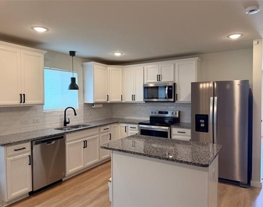 9108 Lookout Point - Photo Thumbnail 2