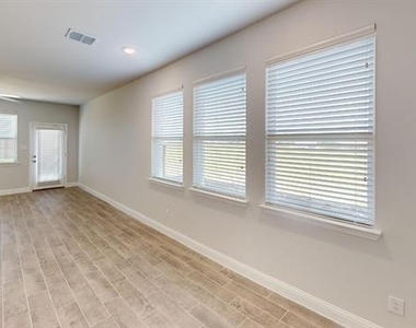 2503 Blue Oasis Court - Photo Thumbnail 7