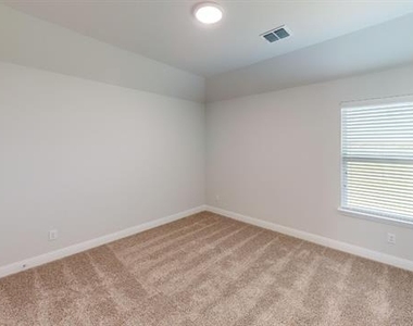 2503 Blue Oasis Court - Photo Thumbnail 11