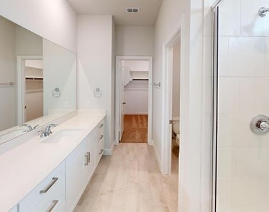 2503 Blue Oasis Court - Photo Thumbnail 18