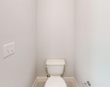 2503 Blue Oasis Court - Photo Thumbnail 21