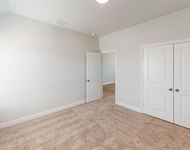 2503 Blue Oasis Court - Photo Thumbnail 14
