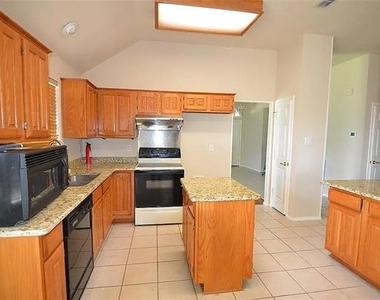 6000 Arlington Drive - Photo Thumbnail 2