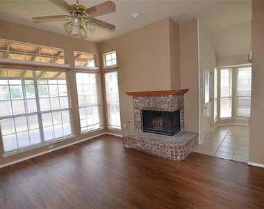 6000 Arlington Drive - Photo Thumbnail 6