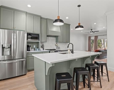 246 Karen Drive - Photo Thumbnail 7