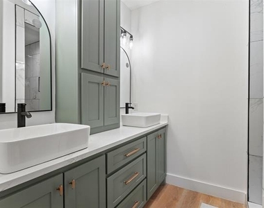 246 Karen Drive - Photo Thumbnail 12