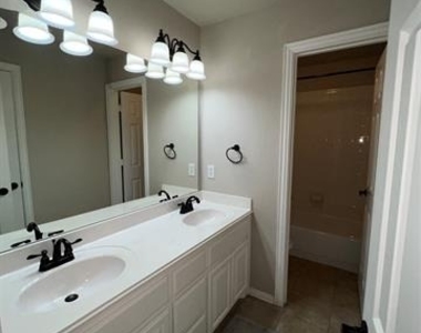 5 Parkway Court - Photo Thumbnail 25
