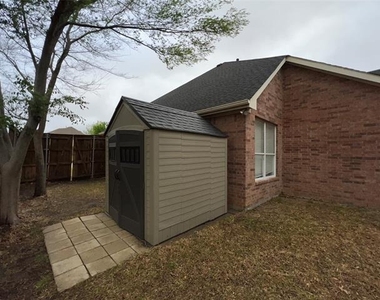 5 Parkway Court - Photo Thumbnail 34