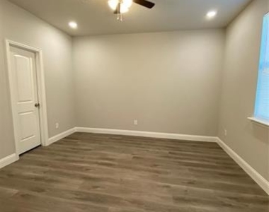 1709 Wright Street - Photo Thumbnail 5