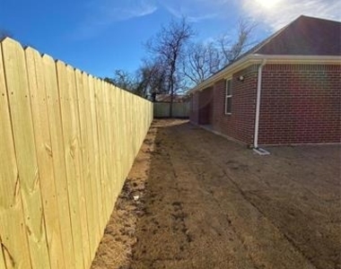 1709 Wright Street - Photo Thumbnail 15