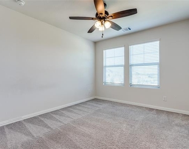 226 Stonebrook Trail - Photo Thumbnail 17