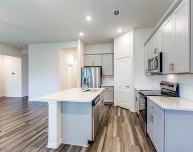 226 Stonebrook Trail - Photo Thumbnail 9