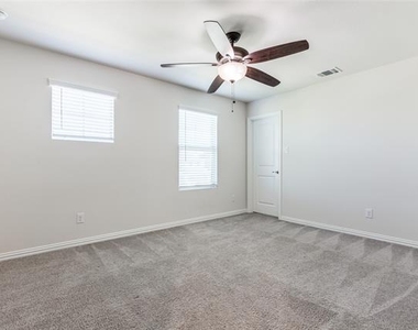 226 Stonebrook Trail - Photo Thumbnail 18