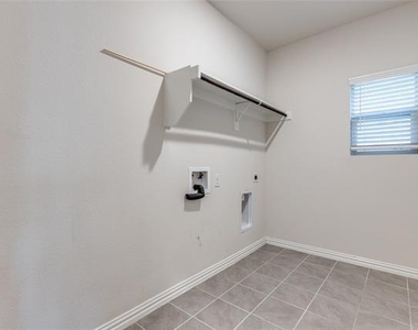 226 Stonebrook Trail - Photo Thumbnail 22