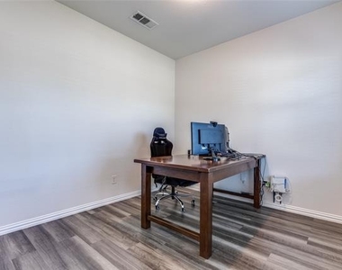 226 Stonebrook Trail - Photo Thumbnail 12