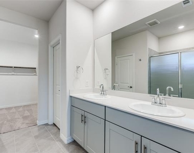 226 Stonebrook Trail - Photo Thumbnail 15