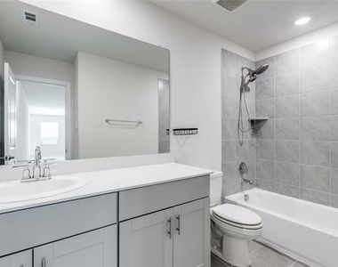 226 Stonebrook Trail - Photo Thumbnail 21
