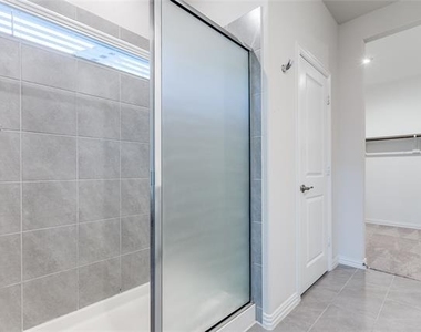 226 Stonebrook Trail - Photo Thumbnail 14