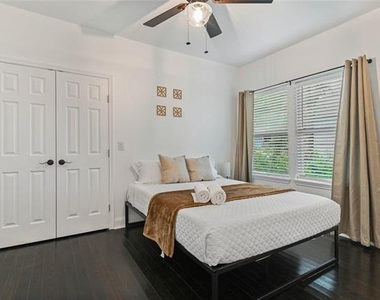 1106 W Chestnut Street - Photo Thumbnail 29