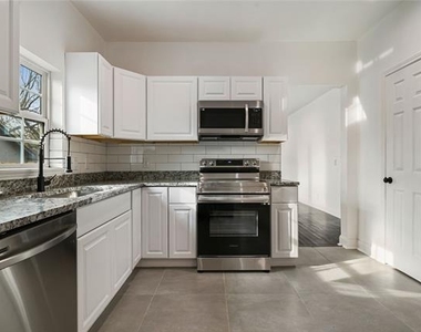 1106 W Chestnut Street - Photo Thumbnail 11