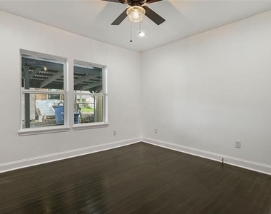 1106 W Chestnut Street - Photo Thumbnail 5