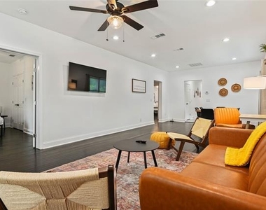 1106 W Chestnut Street - Photo Thumbnail 36