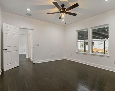 1106 W Chestnut Street - Photo Thumbnail 6