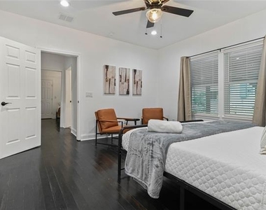 1106 W Chestnut Street - Photo Thumbnail 21