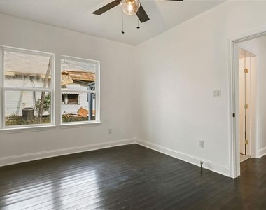 1106 W Chestnut Street - Photo Thumbnail 3