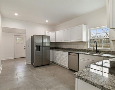 1106 W Chestnut Street - Photo Thumbnail 10
