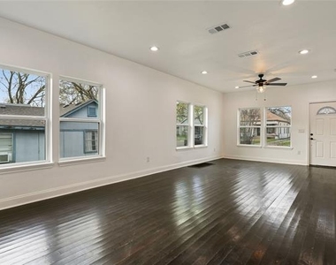 1106 W Chestnut Street - Photo Thumbnail 16