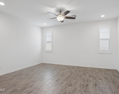 10445 E Tesla Avenue - Photo Thumbnail 10