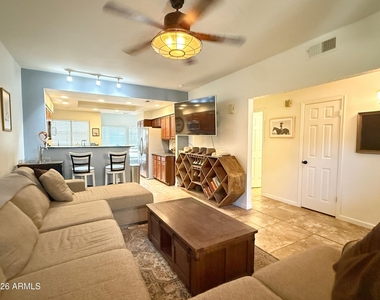 101 N 7th Street - Photo Thumbnail 4