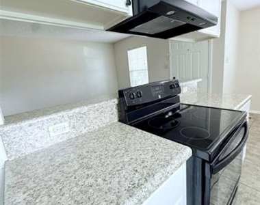 620 Race Street - Photo Thumbnail 3