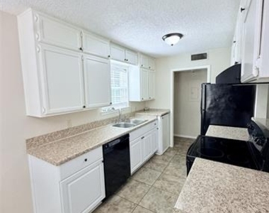 620 Race Street - Photo Thumbnail 1