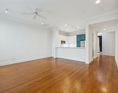 4312 Mckinney Avenue - Photo Thumbnail 2